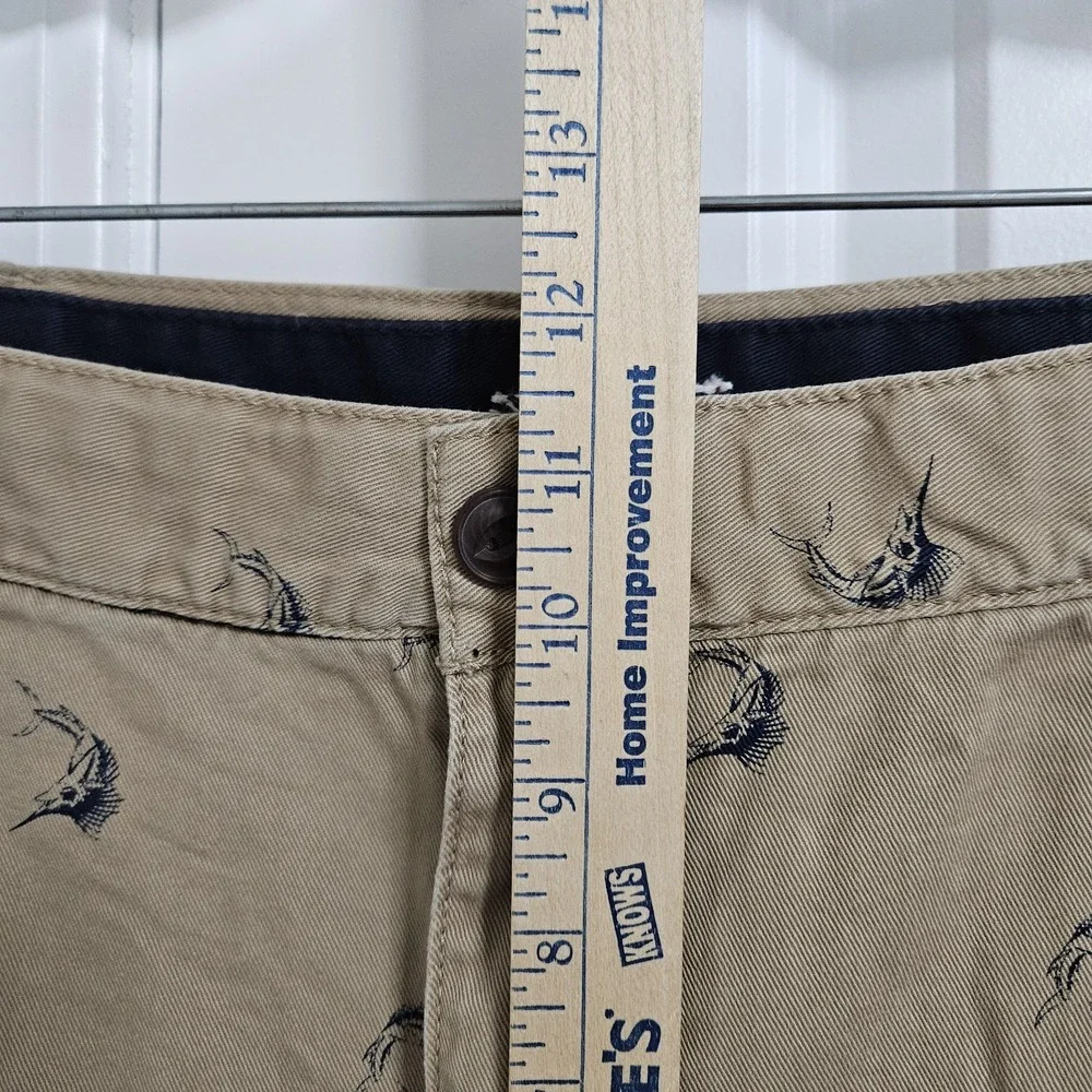 IZOD Shorts Mens 36 Tan Saltwater Marlin Fish Print Khaki Chino Flat Front 10.5